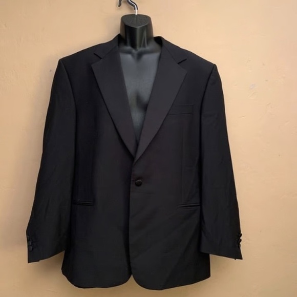 Chiavari Custom Tux Jacket 45R Made in Italy 100% wool Sleeve length 35
